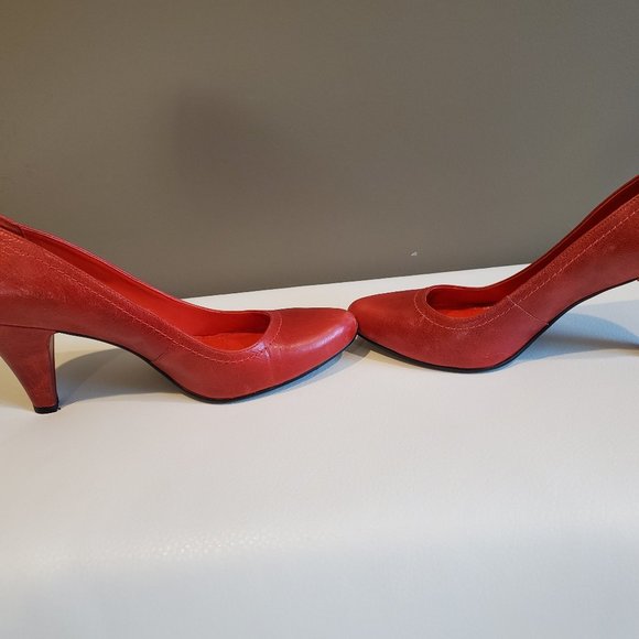 Red Leather Pumps (High Heels) - Picture 4 of 8